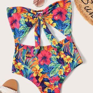 Shein Medium Random Floral Print Cut-out Tie Front